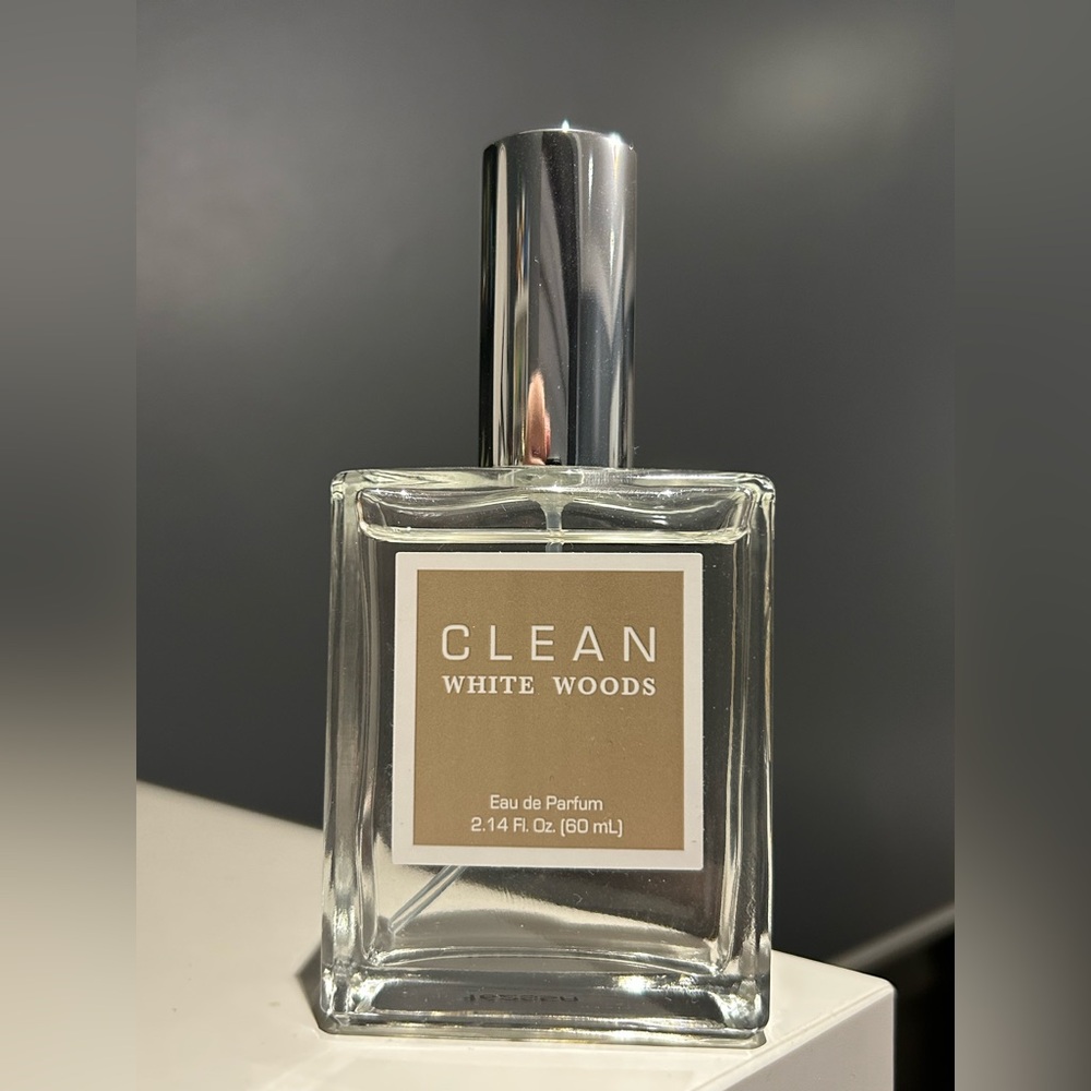 CLEAN White Woods